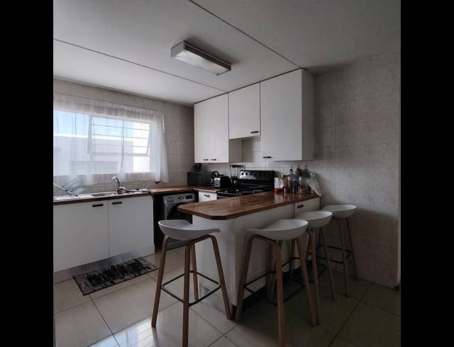 2 BEDROOM APARTMENT FOR SALE IN VORNA VALLEY